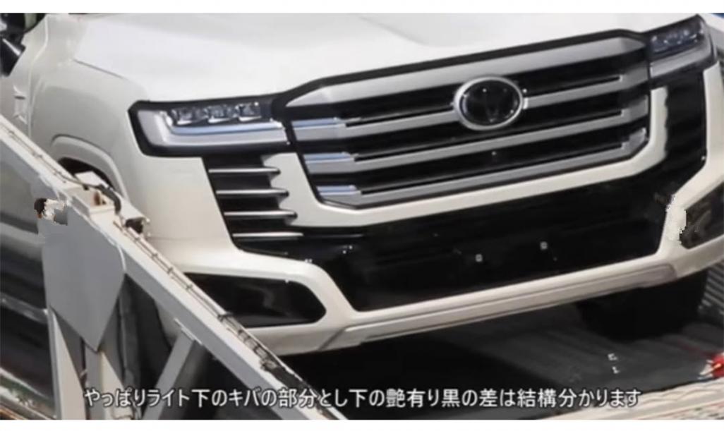 新款豐田蘭德酷路澤無(wú)偽實(shí)車曝光,前臉細(xì)節(jié)調(diào)整