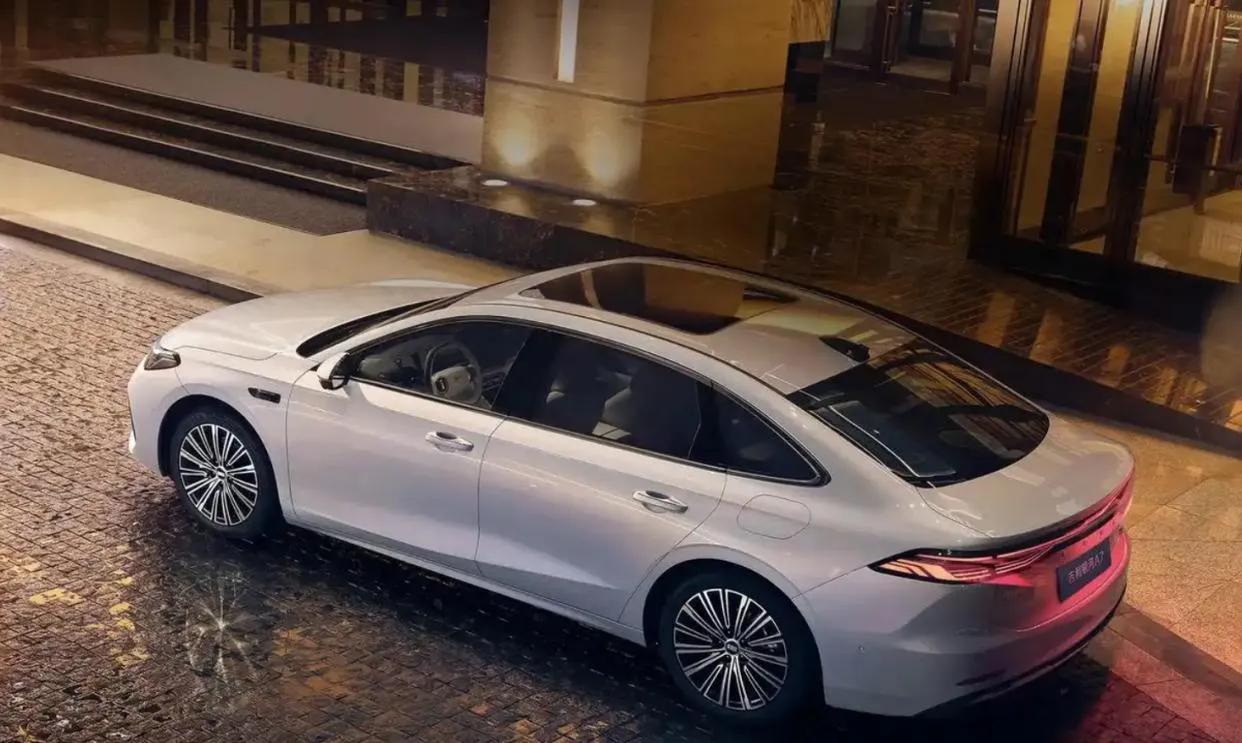 吉利銀河A7實(shí)車解析:續(xù)航2100公里新對手登場